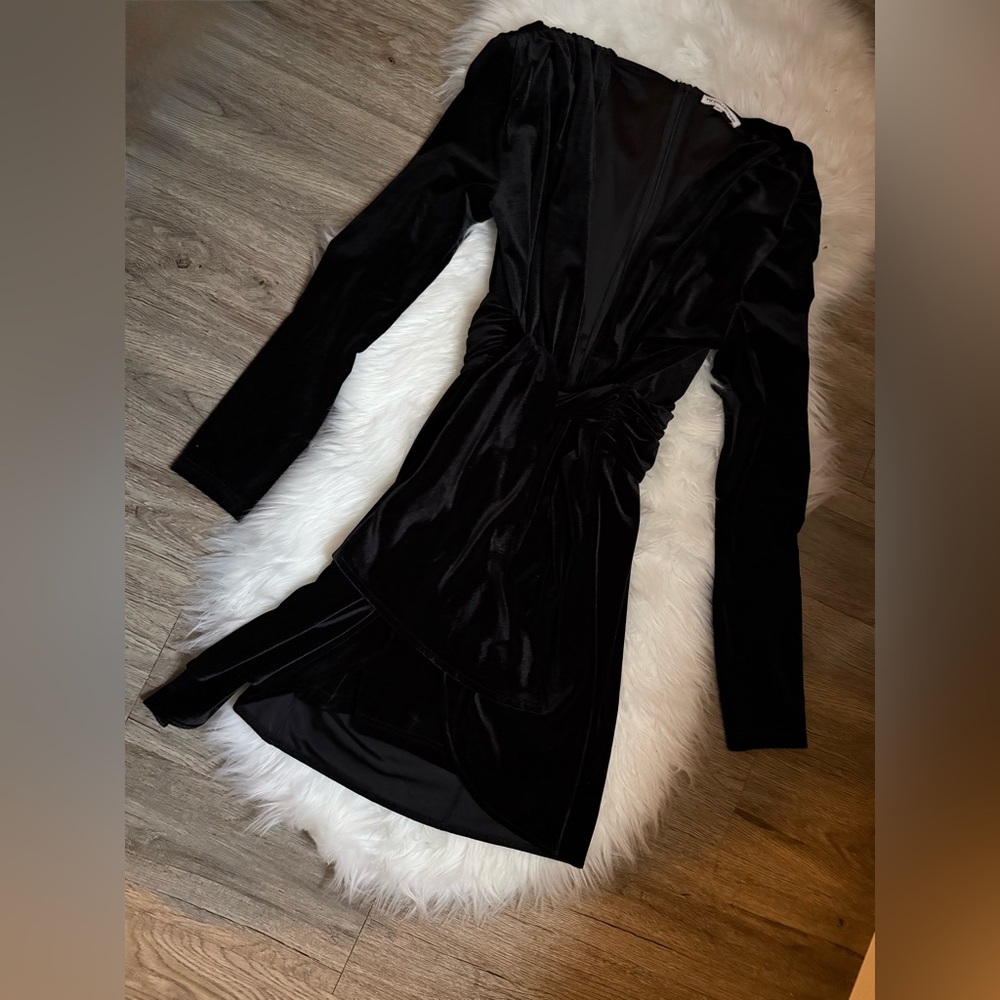 Black Velvet Long-Sleeve Twist Waist Cocktail Dress